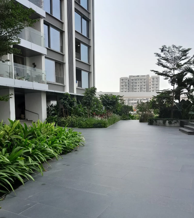 Garden - Oberoi Maxima, Andheri East