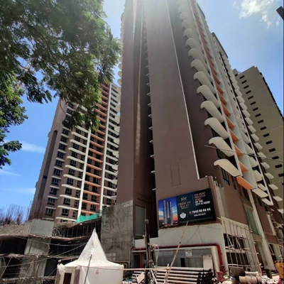 Flat on rent in Tower 28, Malad East