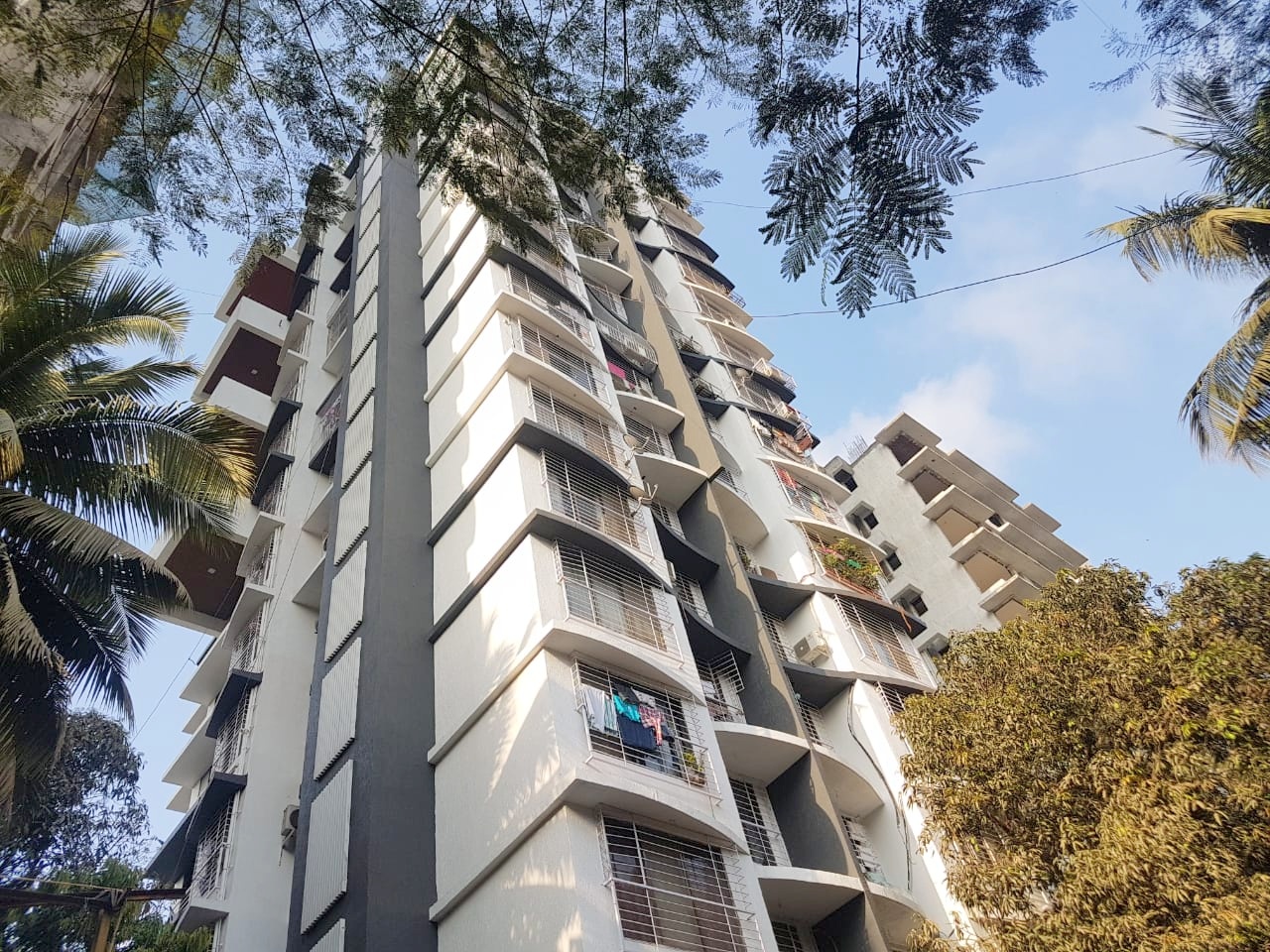 2 BHK Semi Furnished in Basera , Andheri West