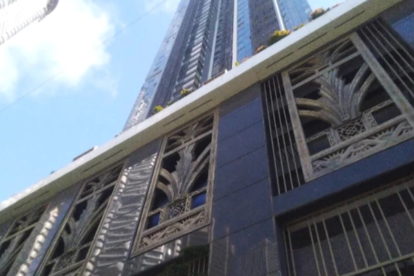 Flat for sale in Raheja Artesia, Worli