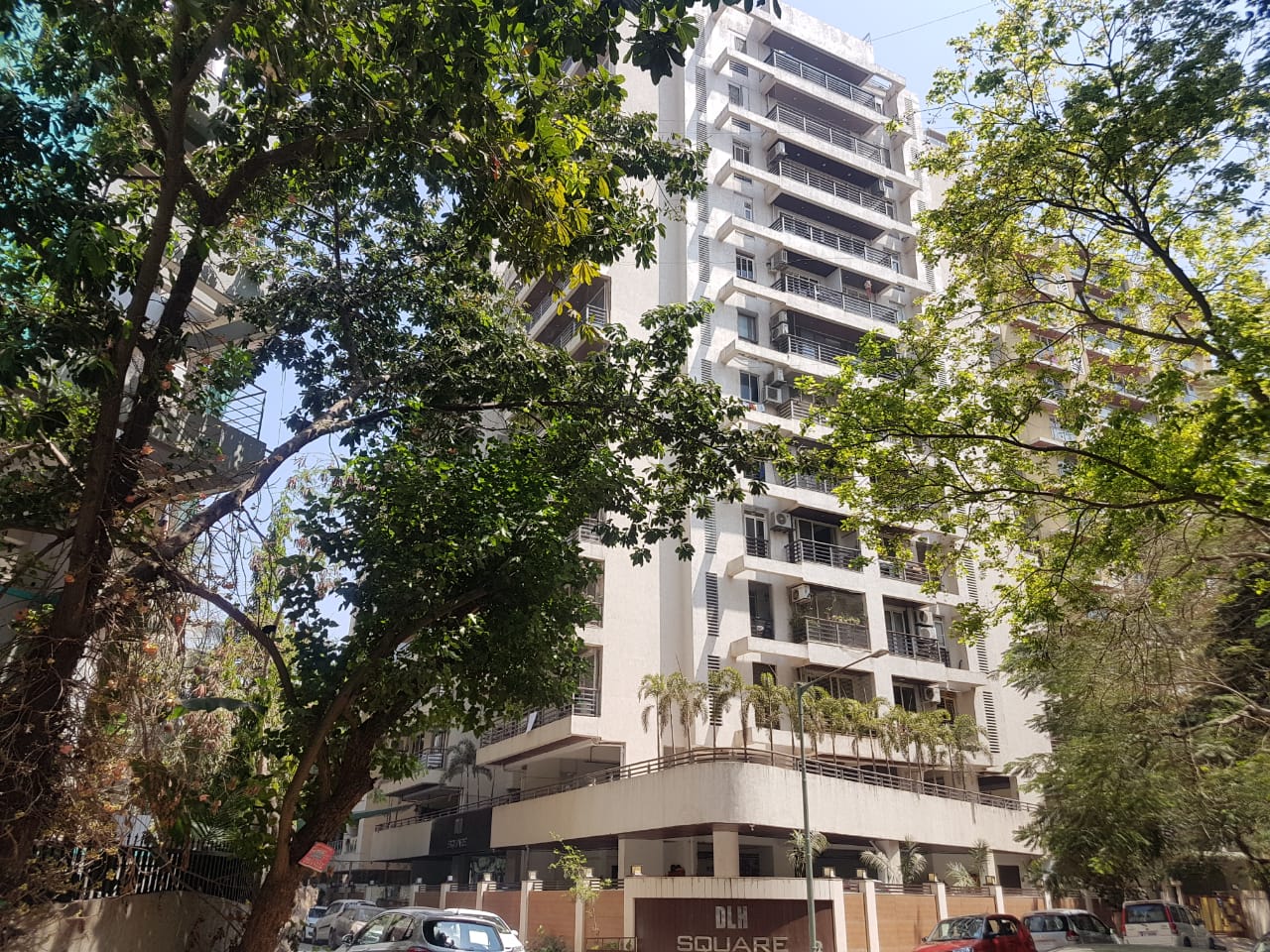 6 BHK Flats for Sale in DLH Square, Juhu