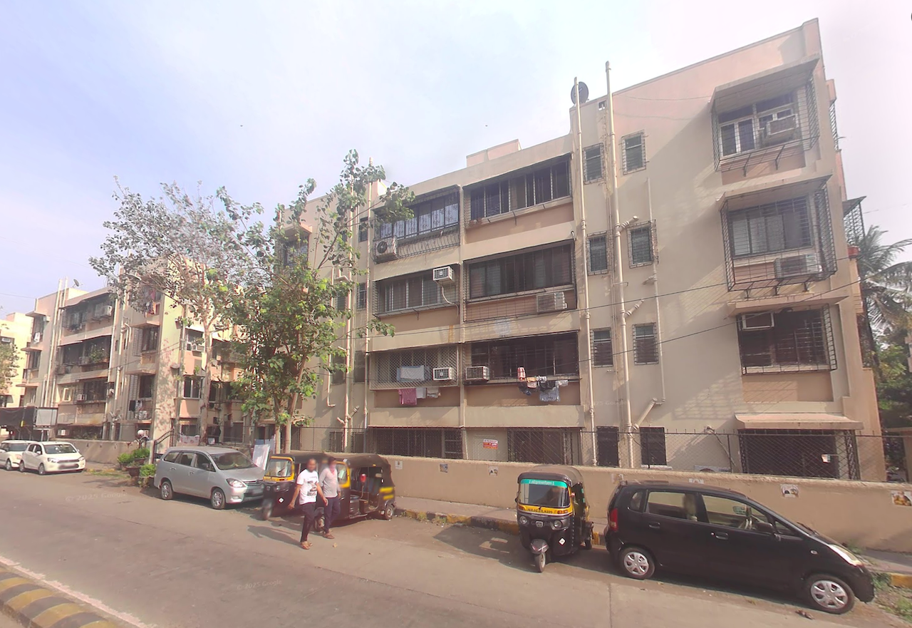 2 BHK Flat on Rent in Andheri West - Versova View