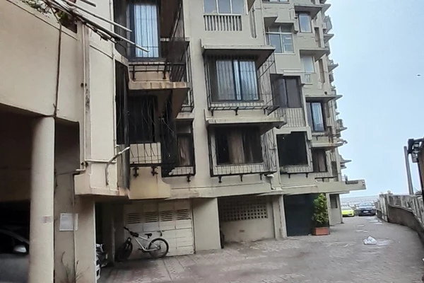 Flat on rent in Riviera, Juhu