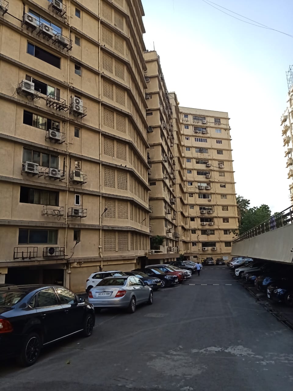 Flat for sale in Embassy Apartments, Nepeansea Road