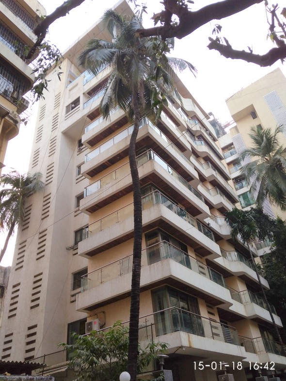 Flat on rent in Ekta Eminente II, Khar West