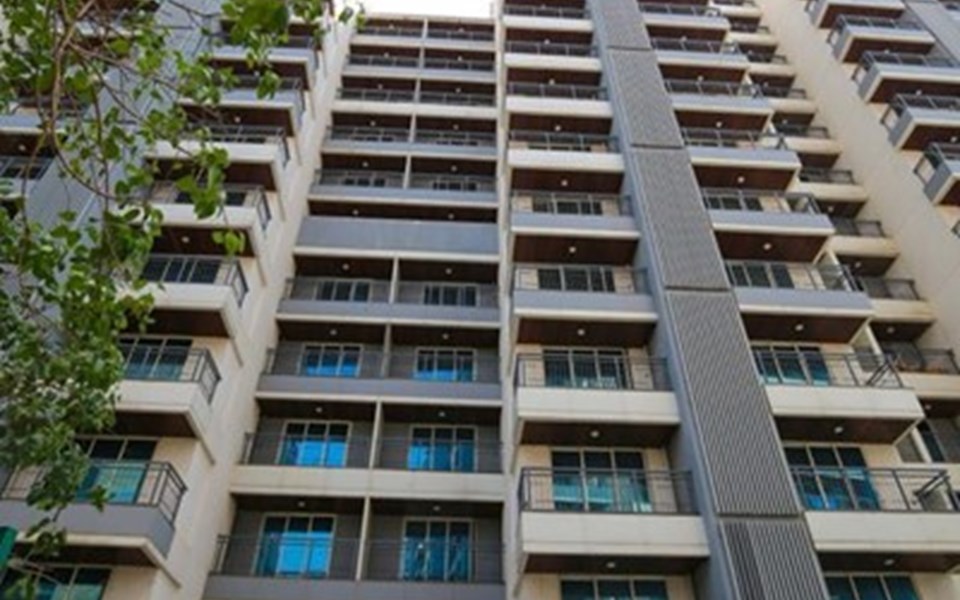 Dheeraj Insignia, Santacruz East