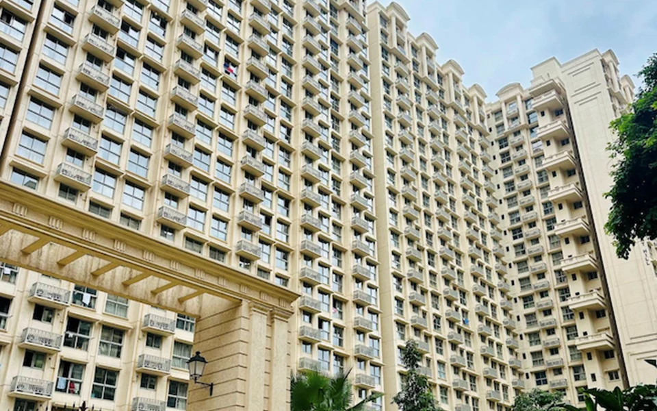 1 - Hiranandani Regent Hill, Powai