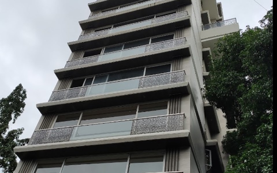 Finessia, Bandra West