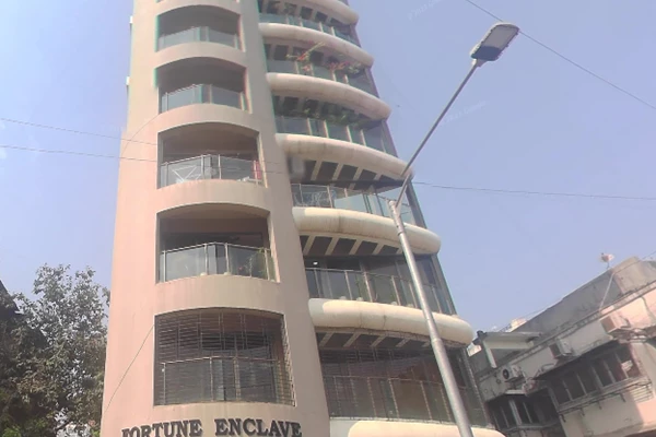Flat on rent in Fortune Enclave, Bandra West