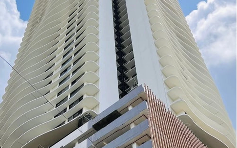 4 - Dlh The Park Residences, Andheri West