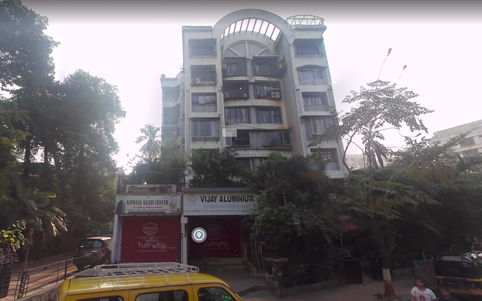 Dunhill Corner, Santacruz East