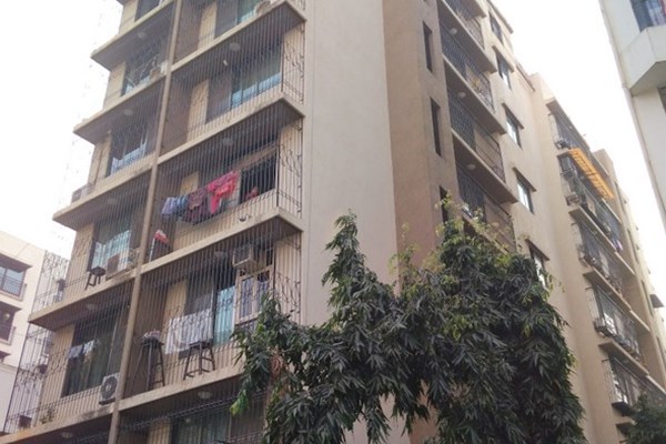 Flat for sale in Gokul Anand, Santacruz West