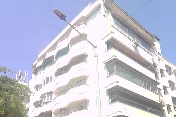 Flat for sale in Pearl mansion, Marine Lines