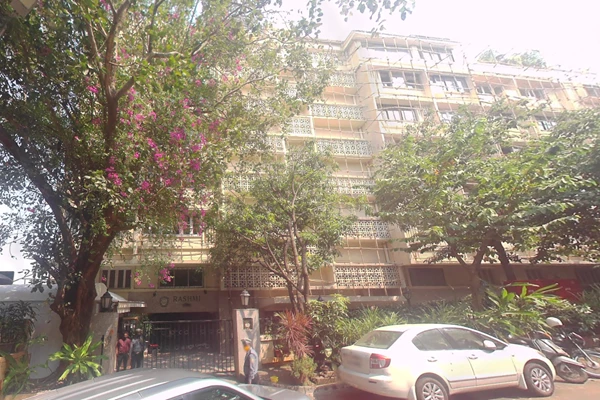 Flat on rent in Rashmi, Carmichael Road