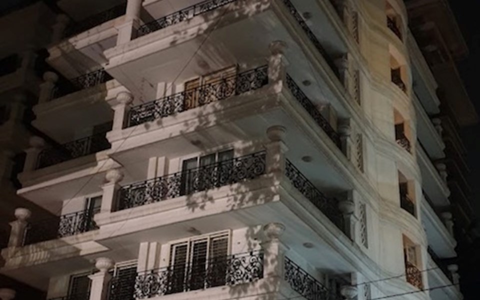 Building1 - Deep Apartment, Khar West