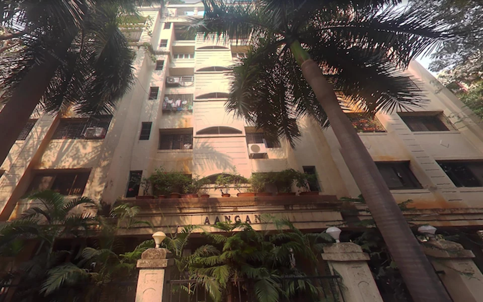 1 - Aangan, Santacruz West