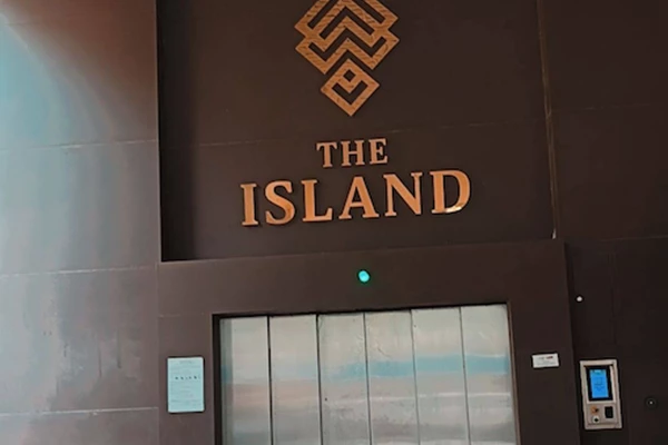 Flat for sale in The Island, Gamdevi