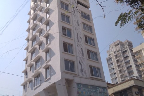 Flat on rent in Hari Bhavan, Khar West