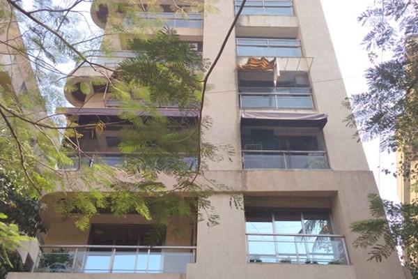 Flat on rent in Hicons Enclave, Khar West