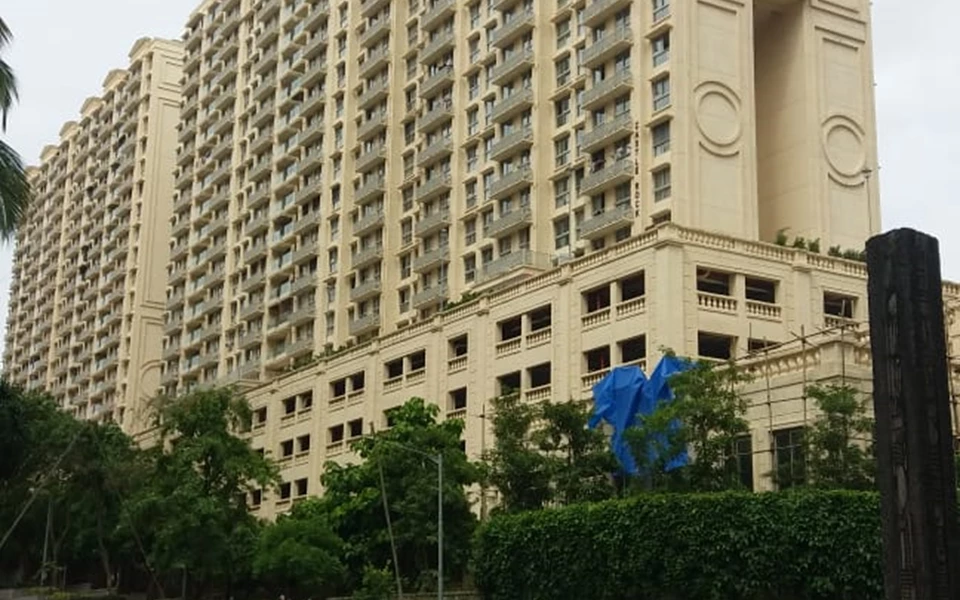 1 - Castle Rock, Powai