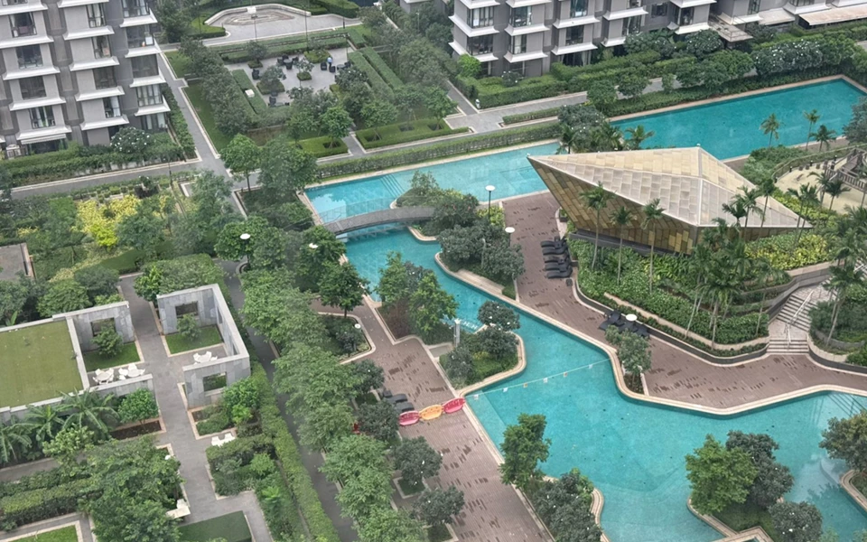 17 - Lodha Adrina, Worli