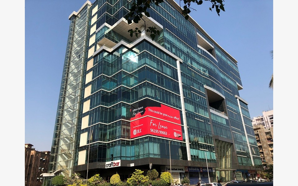 Office Space Office on Rent in Bandra East - Hall mark Business Plaza