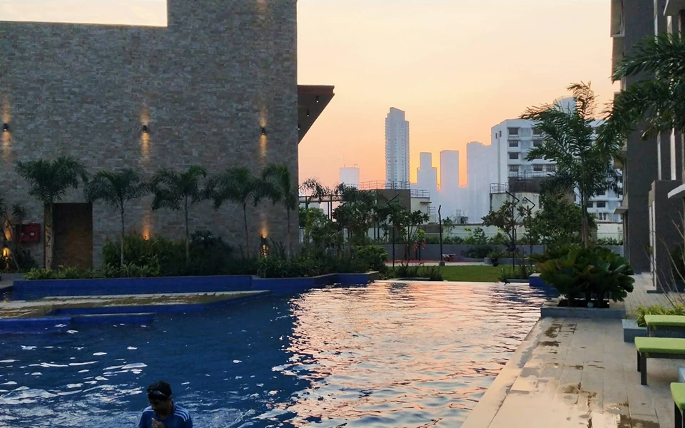 Runwalswimming - Runwal Nirvana, Parel