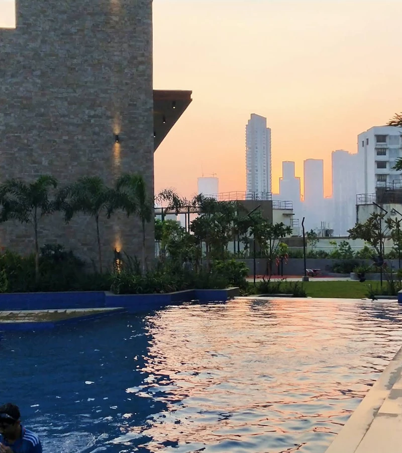 Runwalswimming - Runwal Nirvana, Parel
