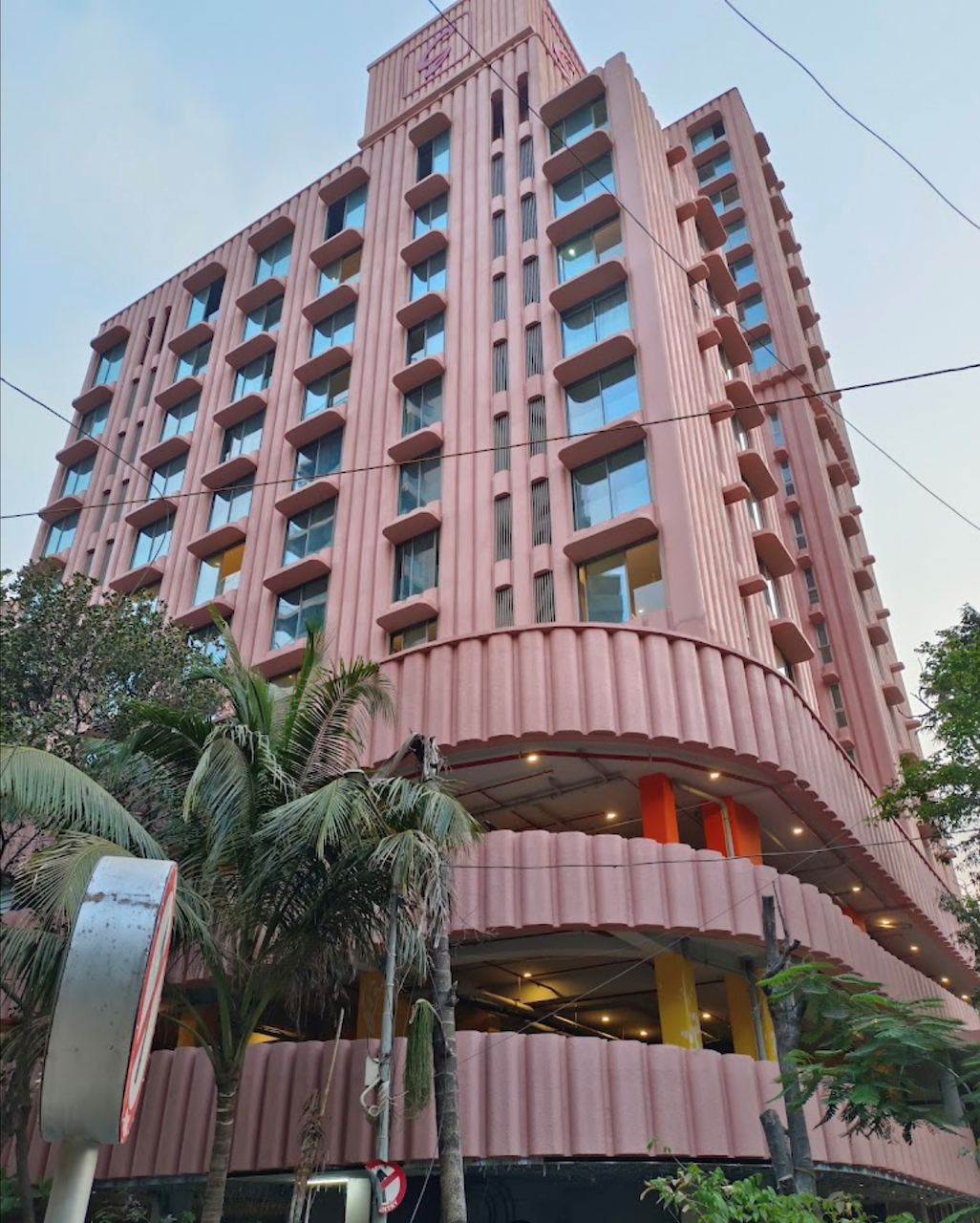 4 BHK Flat for Sale in Bandra West - Satguru Rendezvous