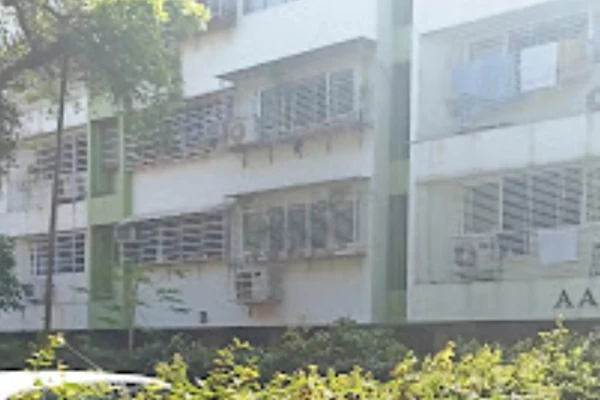 Flat for sale in Aarti Building, Tardeo