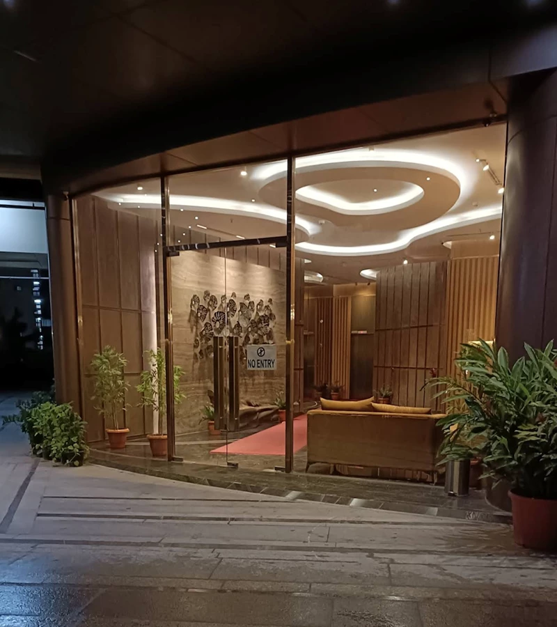 13 - RNA NG Eclat, Andheri West