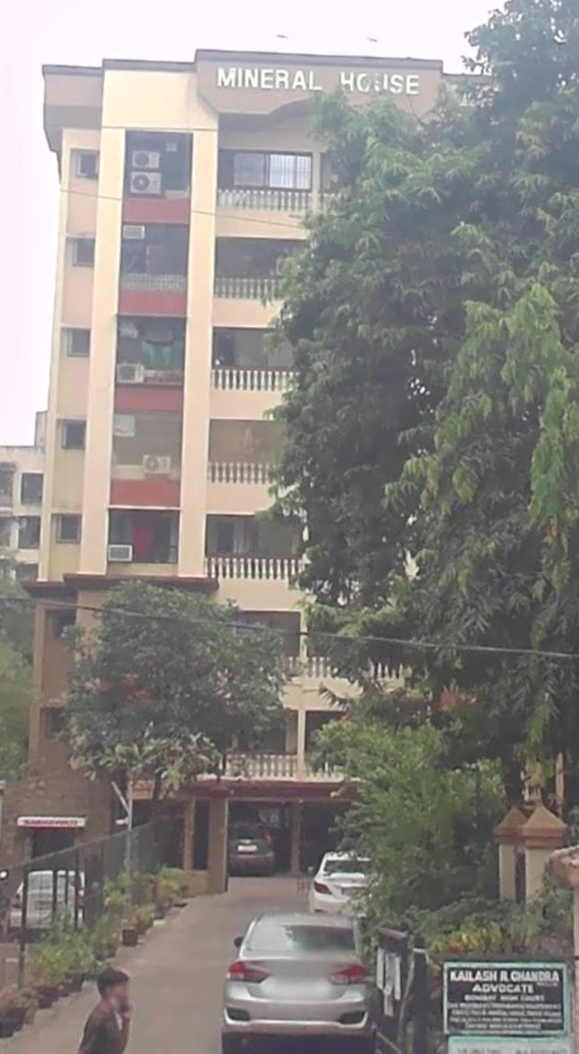 3 BHK Flat on Rent in Kandivali East - Mineral House