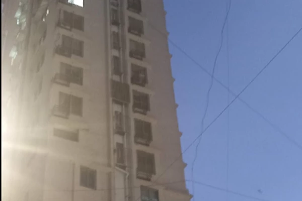 Flat for sale in Sea Pearl Building, Girgaon