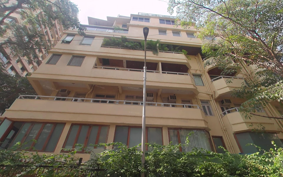 Ishwar - Shri Ishwar Bhawan, Walkeshwar