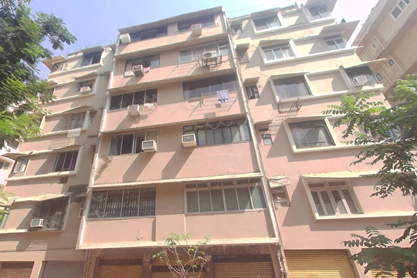 Flat on rent in Paras Building, Walkeshwar