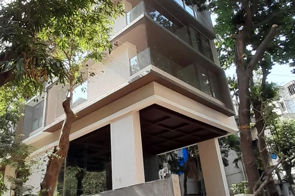 Flat on rent in Azumi Building, Khar West