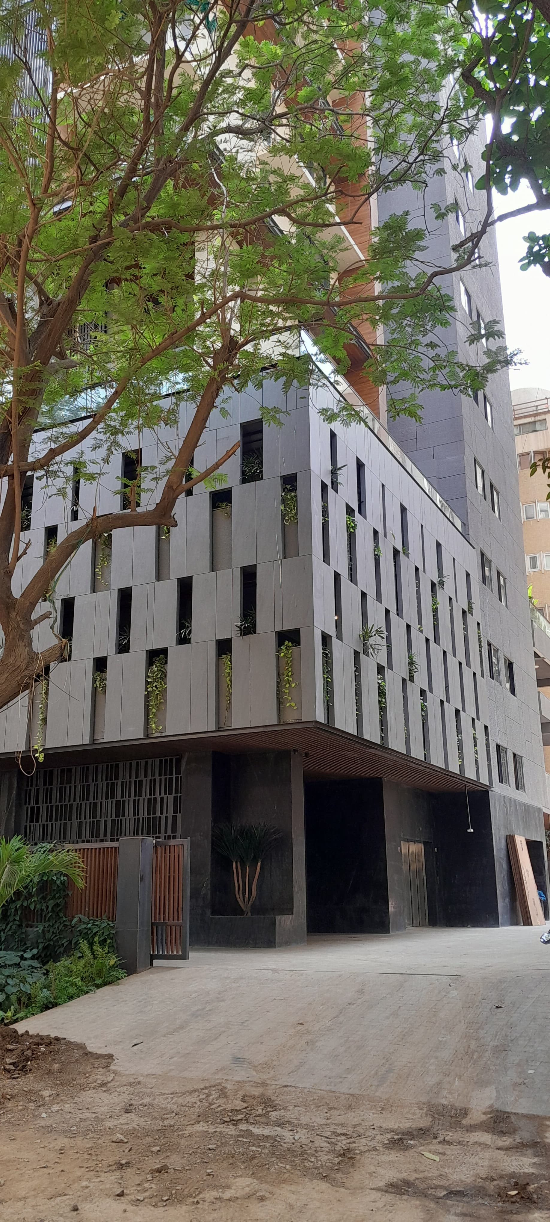 4 BHK Flat for Sale in Bandra West - Maple Shades