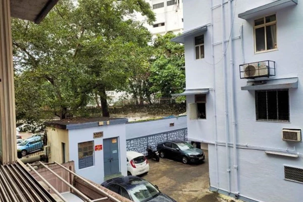 Flat for sale in Amar Jyoti Building, Walkeshwar