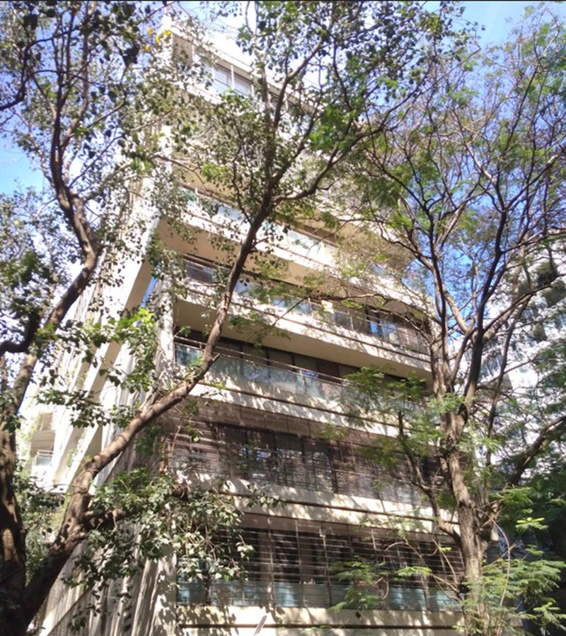 1 - La Roche, Bandra West