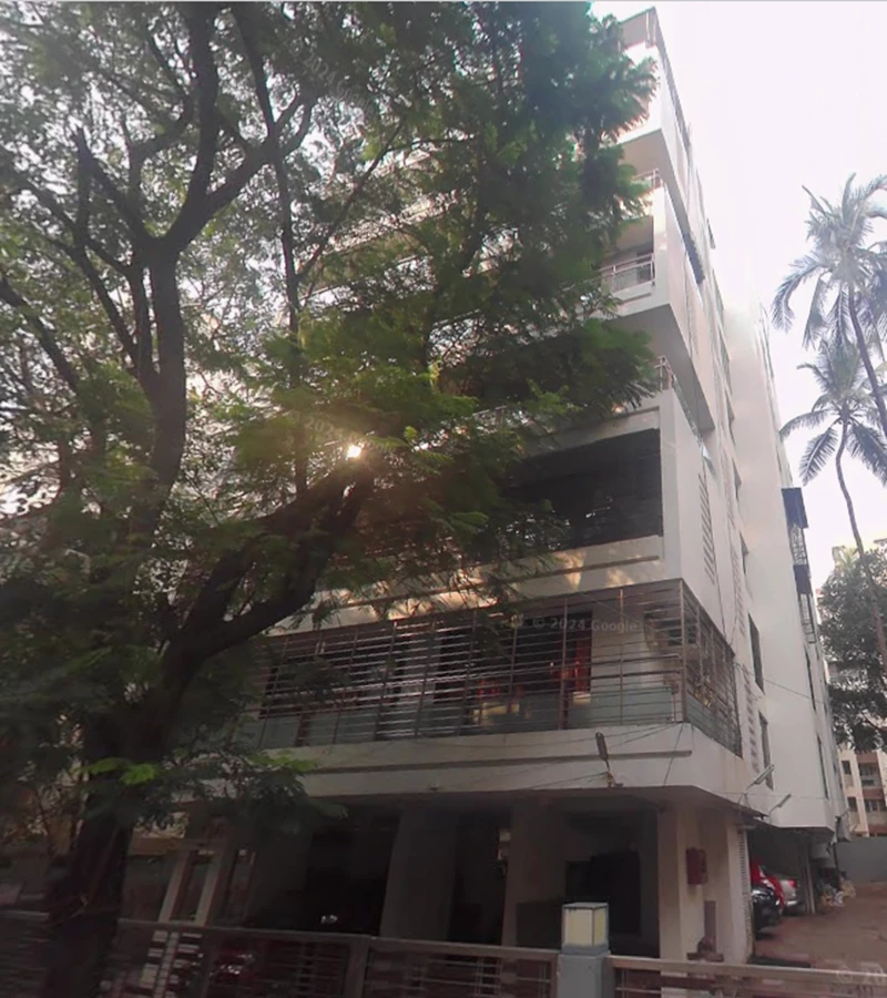 3 - La Roche, Bandra West