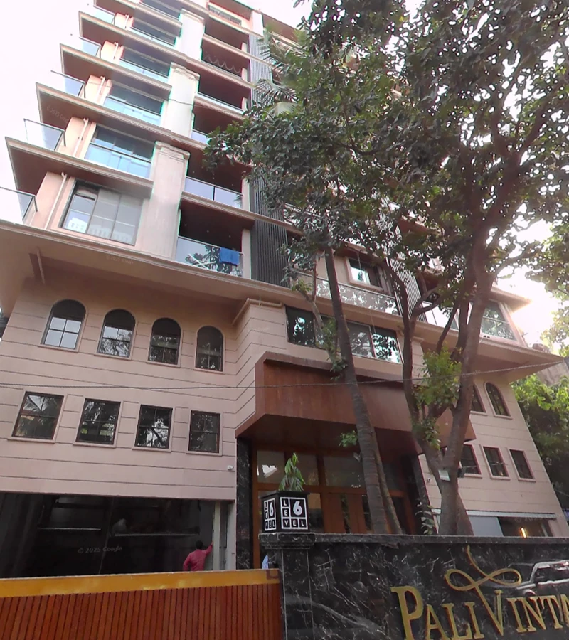 6 - Pali Vintage, Khar West