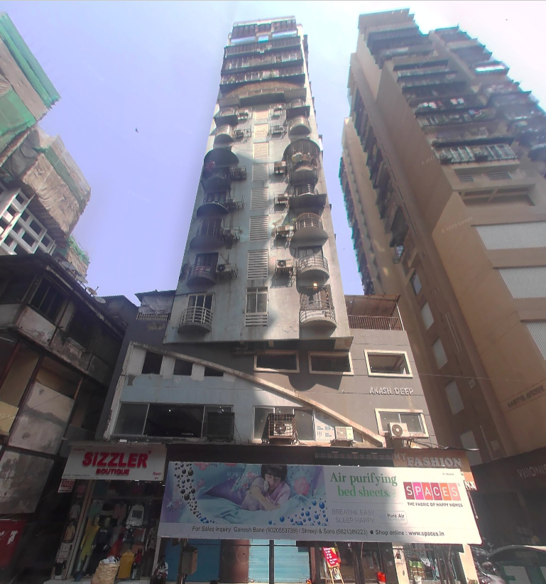 2 BHK Flat on Rent in Girgaon - Akashdeep Building