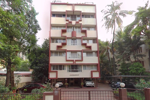 Flat on rent in Crescents, Bandra West
