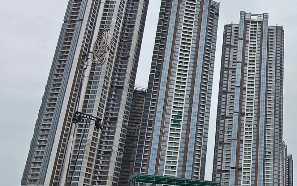 25 - Piramal Mahalaxmi, Mahalaxmi