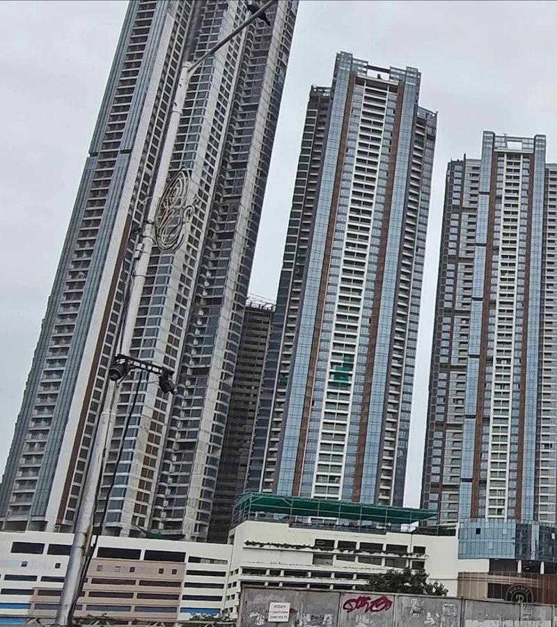 25 - Piramal Mahalaxmi, Mahalaxmi