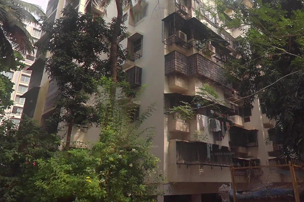 Flat on rent in Crystal Apartments , Juhu