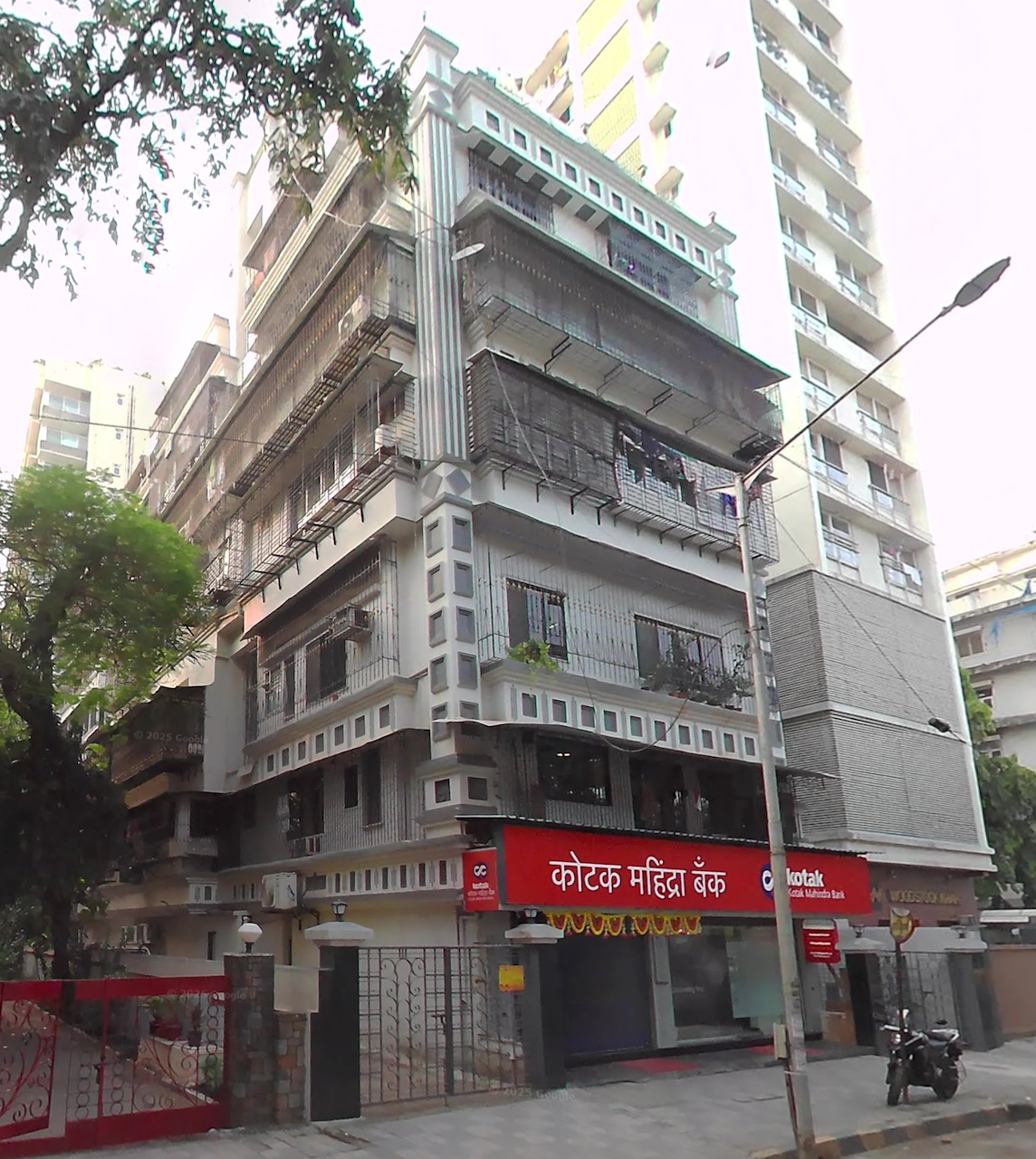 4 BHK Flat on Rent in Khar West - Kailash CHS