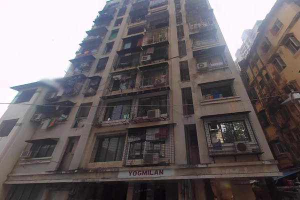 Flat for sale in Yog Milan Building, Tardeo