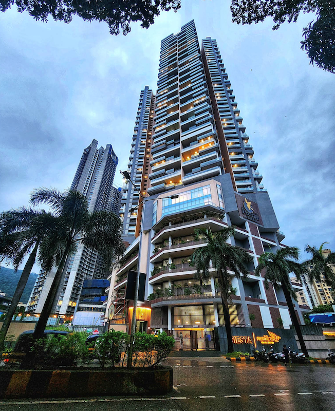 Flat on rent in Prestige Siesta, Mulund West