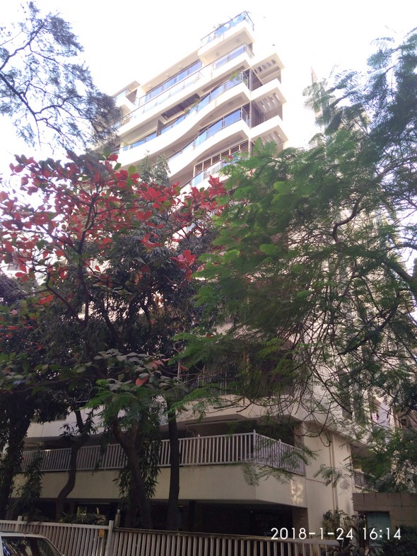 Flat on rent in Meera, Santacruz West